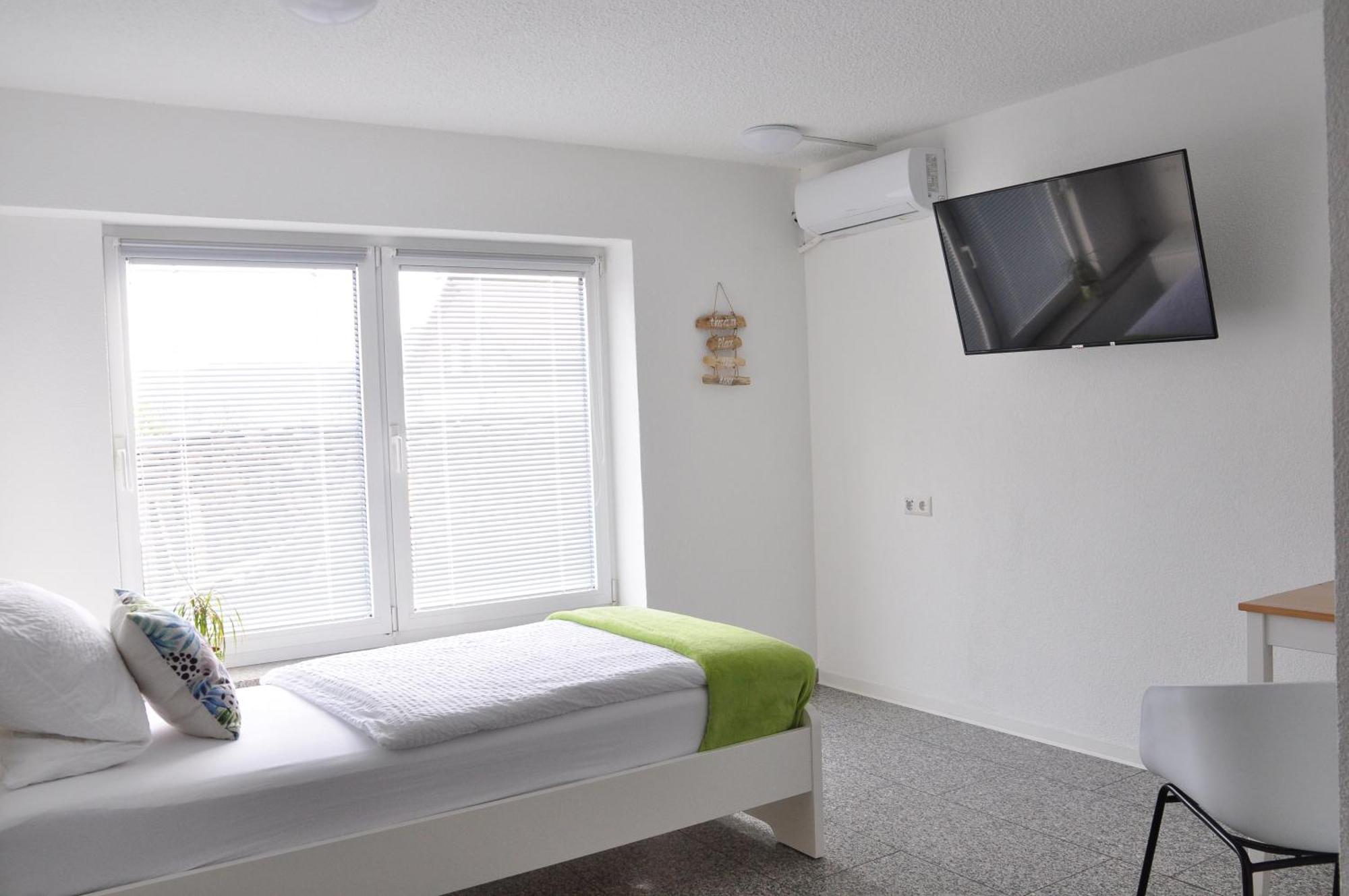 N37 -Modern Eingerichtete Zimmer In Ruhiger Lage Aldingen  Exterior photo
